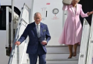 🥵💋King Charles falters climbing Air Force One steps — again . The clip quickly spreads on social media, sparking reactions everywhere